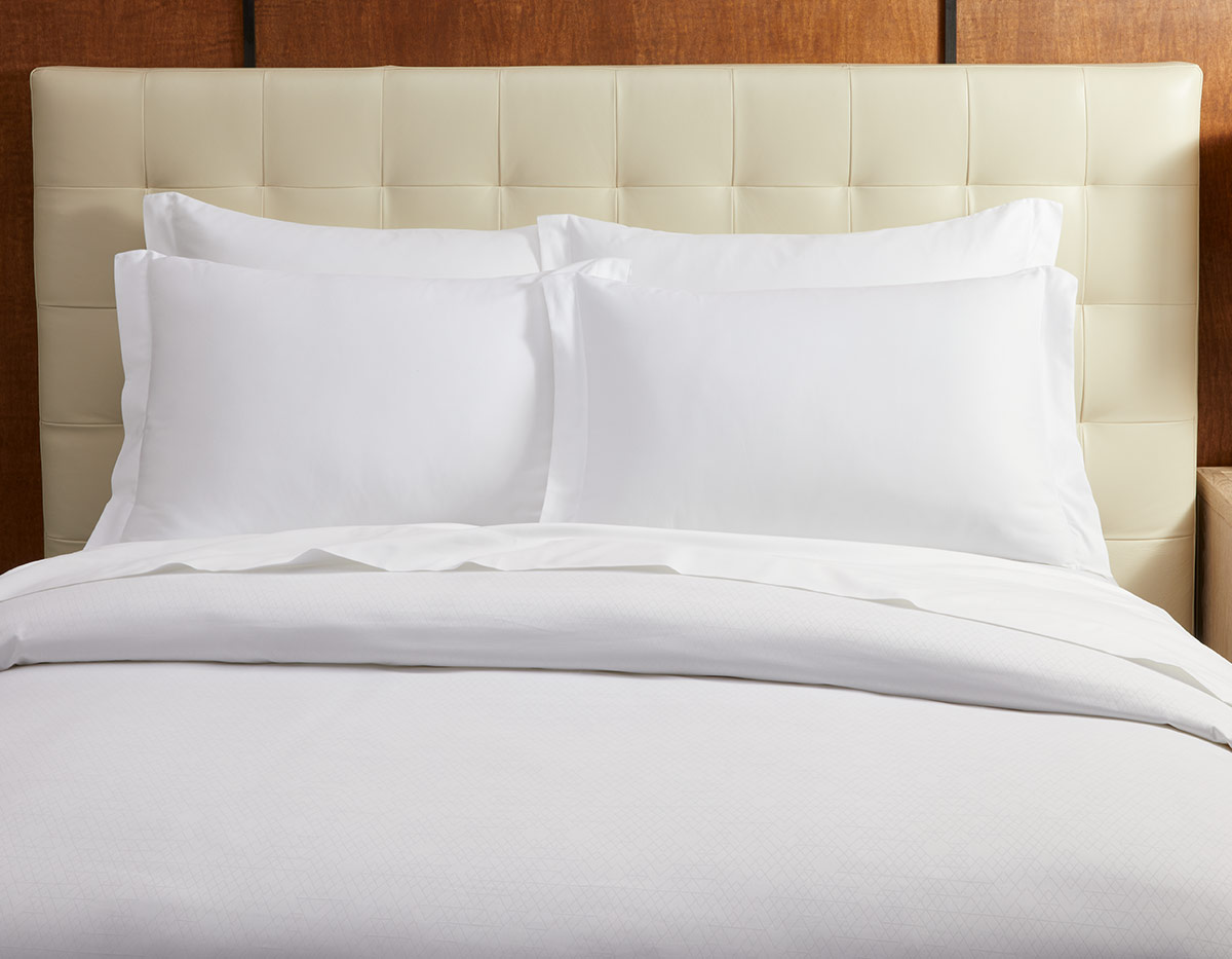 Courtyard by Marriott Bed & Bedding Set  Shop Hotel Quality Linens, Pillows,  Duvets and More