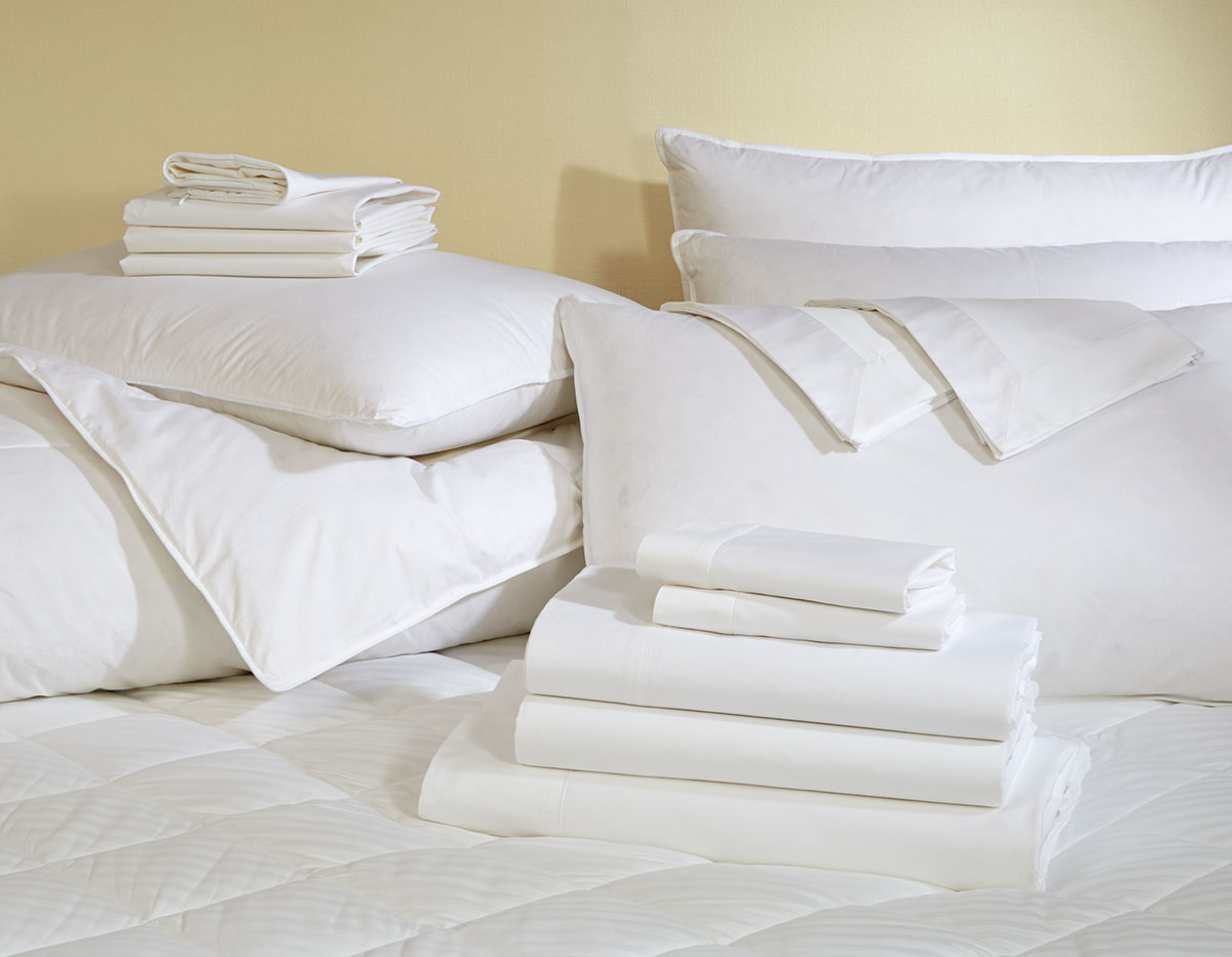 Signature Bedding Set - Shop Luxury Bedding Sets, Hotel Pillows, Decorative  Throws, and More from Marriott Hotels